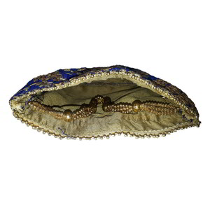 Синяя сумочка-мешочек из шёлка-сырца, украшенная вышивкой