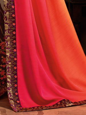 Персиковое индийское сари из креп-жоржета и шёлка, украшенное вышивкой