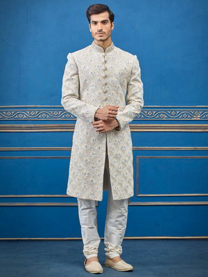 Кремовый индийский мужской костюм