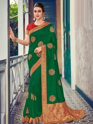 Зелёное индийское сари из шёлка, украшенное вышивкой с стразами