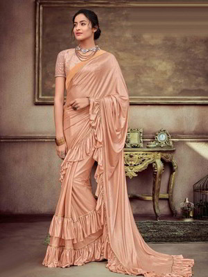 Персиковое индийское сари, украшенное вышивкой со стразами, стразами