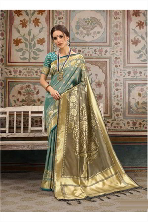 Голубое шёлковое индийское сари