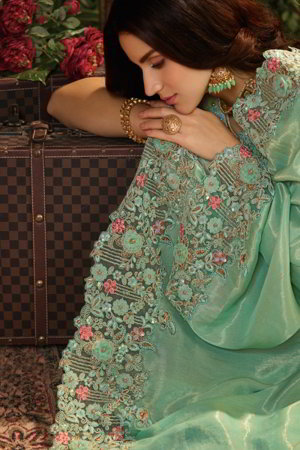 Аквамариновое нарядное индийское сари, украшенное вышивкой с люрексом