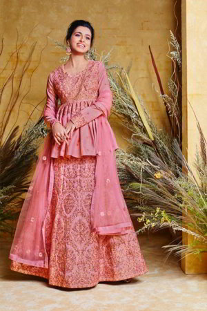 Розовое платье / костюм из шёлка и фатина, украшенное вышивкой