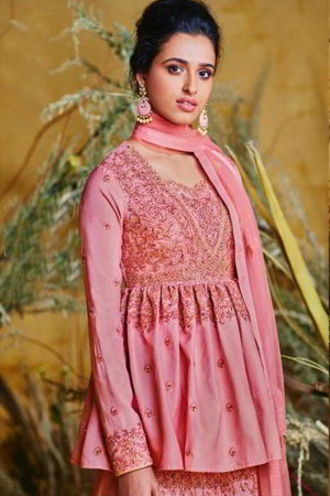 Розовое платье / костюм из шёлка и фатина, украшенное вышивкой