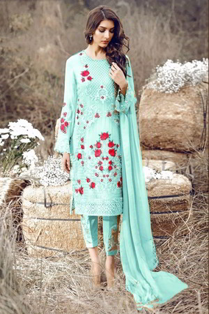 Голубое индийское платье / костюм из креп-жоржета, украшенное вышивкой