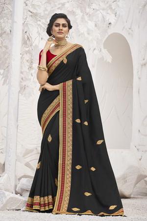 Чёрное индийское сари из креп-жоржета и атласа, украшенное вышивкой
