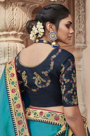 Бирюзовое индийское сари из атласного жоржета, украшенное вышивкой