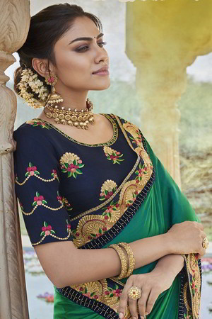 Зелёное индийское сари из креп-жоржета и атласа, украшенное вышивкой