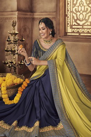 Двухцветное индийское сари из атласного жоржета, украшенное вышивкой