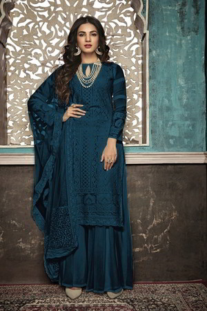 Аквамариновое и синее платье / костюм из креп-жоржета и фатина, украшенное вышивкой