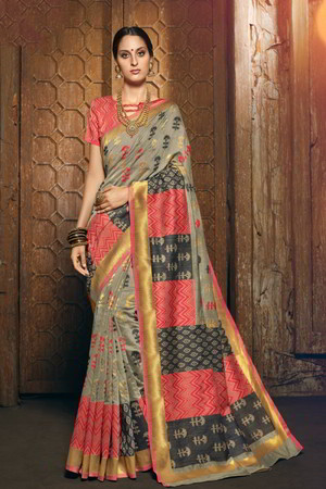 Серое жаккардовое и шёлковое индийское сари, украшенное вышивкой