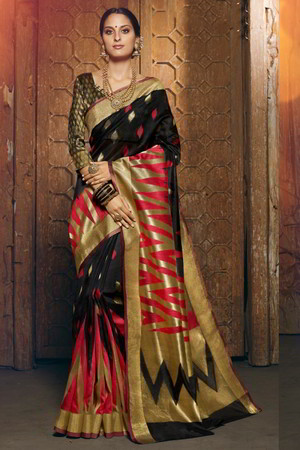 Чёрное жаккардовое и шёлковое индийское сари, украшенное вышивкой