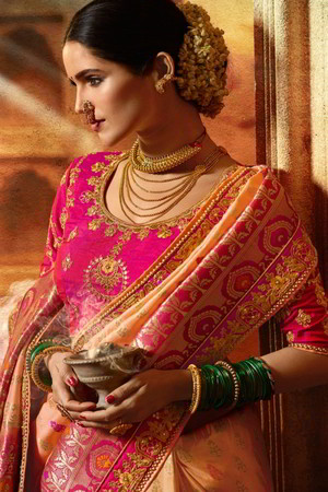 Двухцветное красивое индийское сари из шёлка, украшенное вышивкой с люрексом