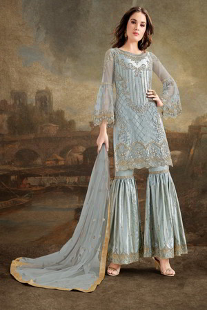 Голубое платье / костюм из шёлка и фатина, украшенное вышивкой