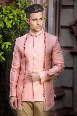 Персиковый вышитый мужской френч (воротник - стойка) + песочные брюки