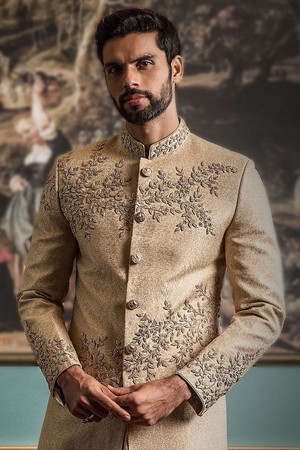 Золотистый национальный индийский свадебный мужской костюм