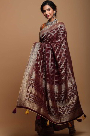 Золотое и красное индийское сари из креп-жоржета, парчи и шёлка, украшенное вышивкой люрексом