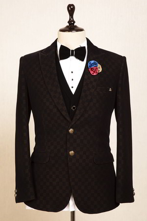 Коричневый и чёрный атласный и замшевый мужской костюм с жилетом