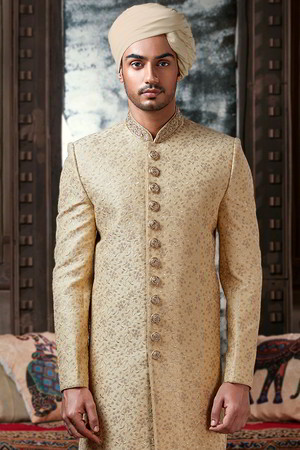 Кремовое шервани + песочные чуридары