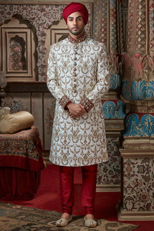 Национальный индийский свадебный мужской костюм: белое шервани + красные чуридары