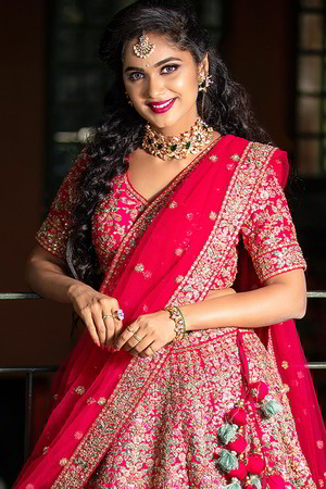 Розовый национальный индийский женский свадебный костюм лехенга (ленга) чоли, украшенный вышивкой с пайетками