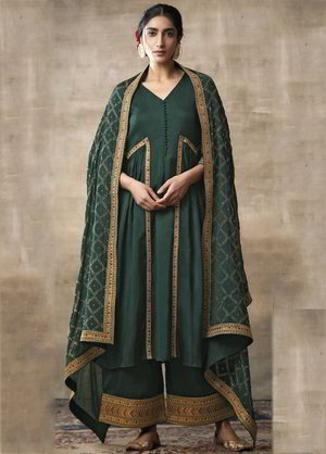 Зелёное шёлковое и шифоновое платье / костюм, украшенное вышивкой