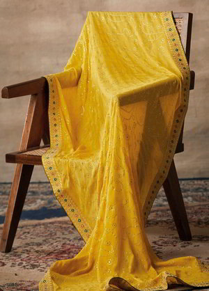 Жёлтое платье / костюм из шёлка и шифона, украшенное вышивкой