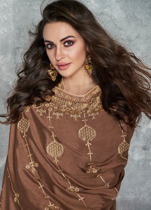 Коричневое индийское платье / костюм, с длинными рукавами, украшенное вышивкой люрексом