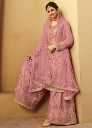 Розовое платье / костюм из жаккардовой ткани и фатина, украшенное вышивкой