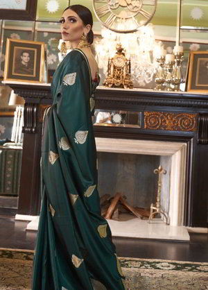Зелёное индийское сари из шёлкового атласа и жаккардовой ткани