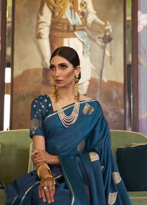 Сине-зелёное и синее индийское сари из шёлкового атласа и жаккардовой ткани