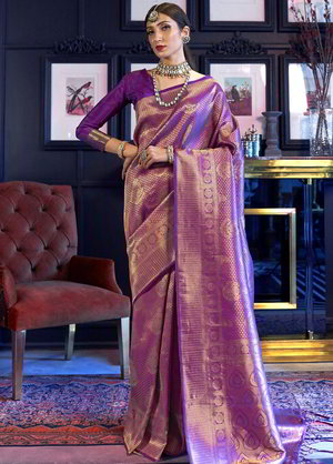 Фиолетовое индийское сари из жаккардовой ткани и шёлка, украшенное вышивкой люрексом