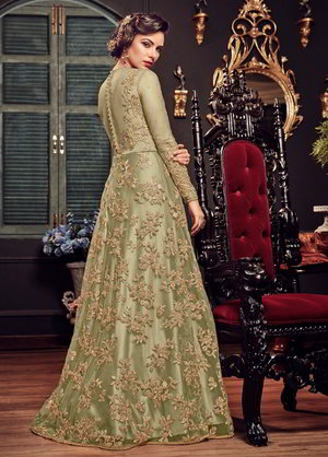 Зелёное длинное платье / анаркали / костюм из атласа и фатина, украшенное вышивкой