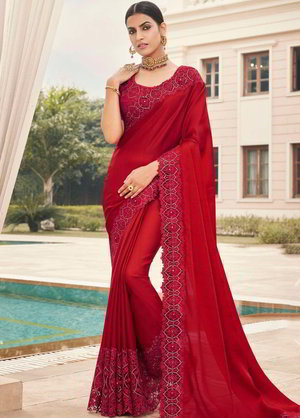 Красное индийское сари из креп-жоржета и шёлка, украшенное вышивкой люрексом, скрученной шёлковой нитью со стразами, пайетками