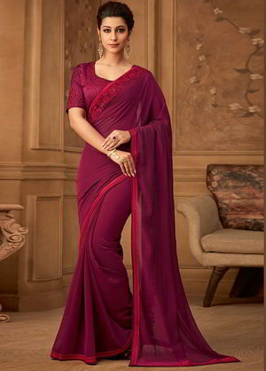 Бордовое шёлковое индийское сари, украшенное вышивкой шёлковыми нитями, вышивкой люрексом