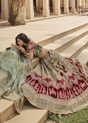 Бордовый и зелёный индийский женский свадебный костюм лехенга (ленга) чоли из бархата и фатина, украшенный вышивкой люрексом, скрученной шёлковой нитью со стразами, пайетками, кружевами