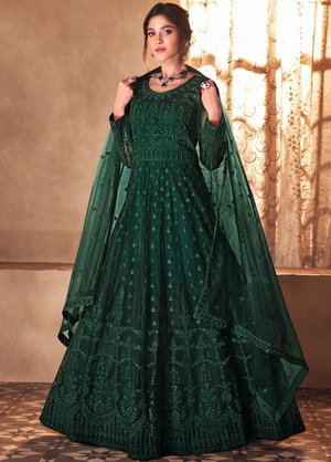 Зелёное длинное платье / анаркали / костюм из фатина, украшенное скрученной шёлковой нитью со стразами