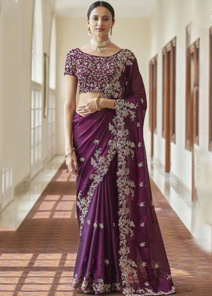 Фиолетовое индийское сари из крепа, украшенное скрученной шёлковой нитью с пайетками
