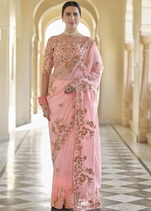 Розовое индийское сари из органзы и фатина, украшенное вышивкой люрексом, скрученной шёлковой нитью