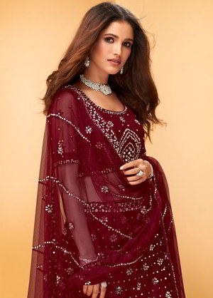 Бордовый индийский женский свадебный костюм лехенга (ленга) чоли из фатина, украшенный вышивкой люрексом со стразами, кусочками зеркалец