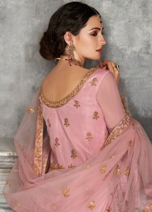 Розовое длинное платье / анаркали / костюм из атласа, шёлка и фатина, украшенное вышивкой