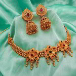 *Бордовое, золотое и красное индийское украшение на шею со стразами