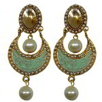 *Зелёные и золотые латунные индийские серьги с перламутровыми бусинками