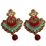 *Зелёные и золотые латунные индийские серьги с перламутровыми бусинками