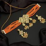 *Бежевое, коричневое и золотое индийское украшение на шею со стразами, перламутровыми бусинками