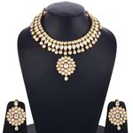 *Молочное и золотое индийское украшение на шею со стразами