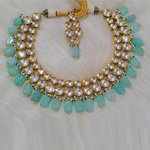 *Цвета меди, золотое и синее индийское украшение на шею из меди с искусственными камнями