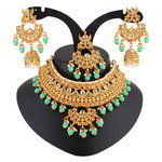 *Зелёное и золотое индийское украшение на шею со стразами