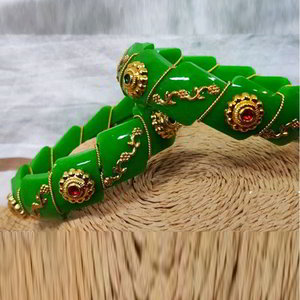 Зелёный индийский браслет со стразами